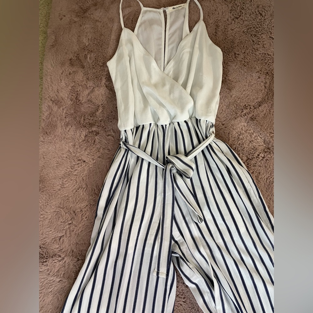 Beautiful Romper - Picture 3 of 3